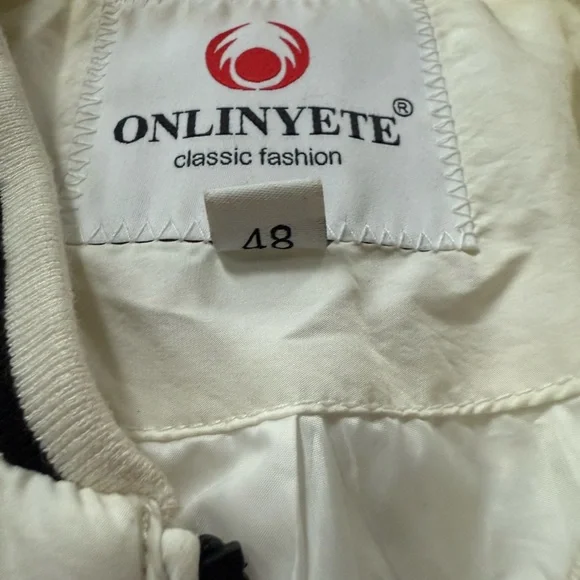 Onlinyete Cream quilted bomber jacket with gold and navy details - Picture 4 of 8